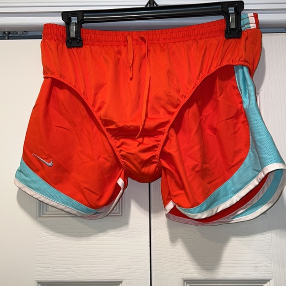 Women’s Orange Nike Shorts - Picture 5 of 6